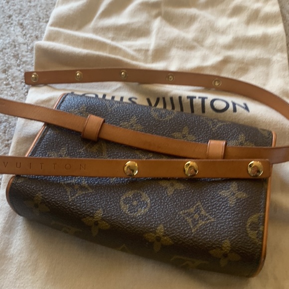 Louis Vuitton Montsouris Monogram Backpack Travel Set - Picture 13 of 16